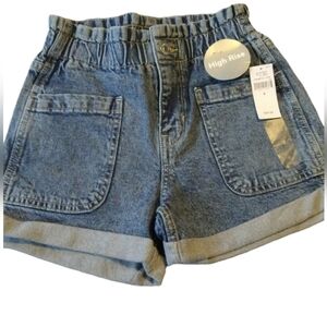NWT Gap high-rise denim shorts